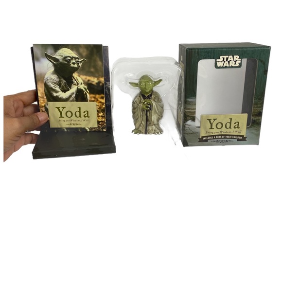 STAR WARS Yoda Bring You Wisdom, I Will Statue Figure Includes Book NWOT - Picture 8 of 8